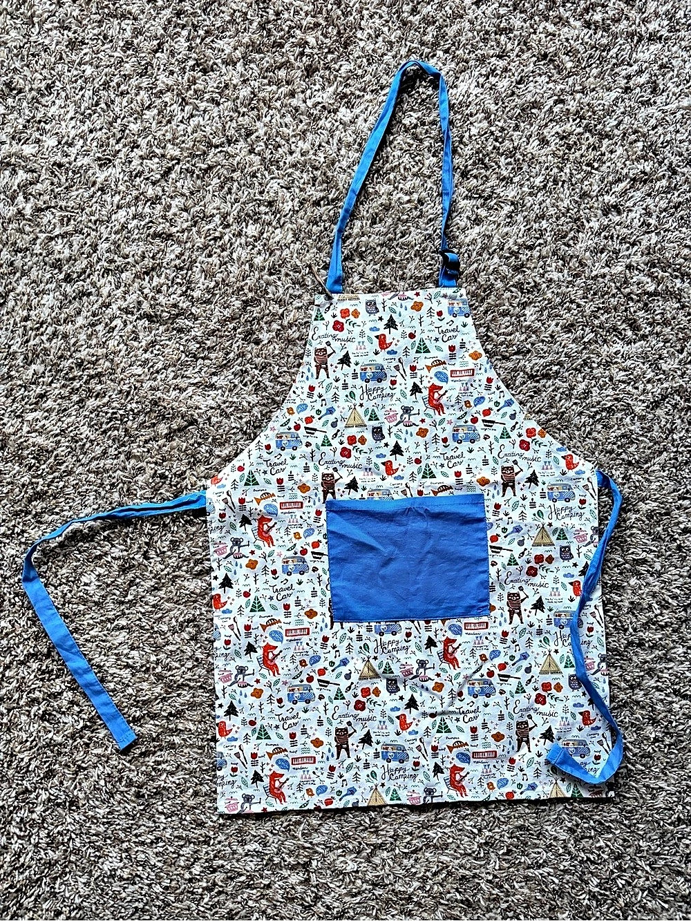 Camping Print Apron in White & Blue Like New